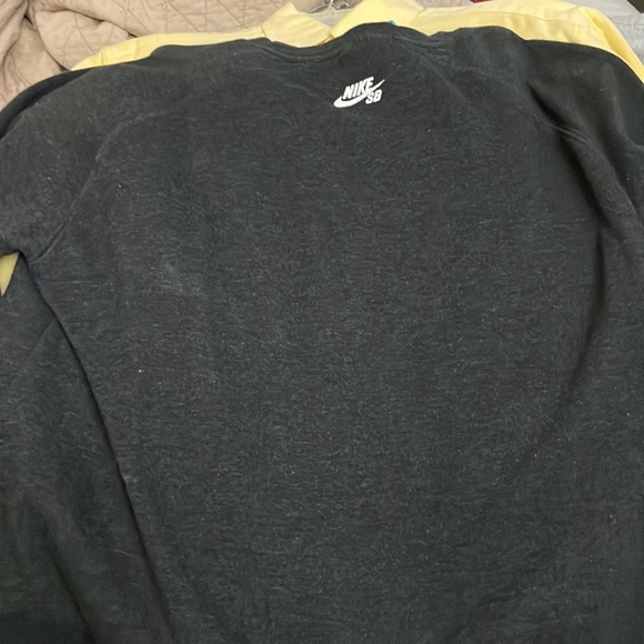 Sweatshirt - Picture 3 of 4